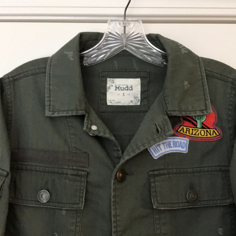 Distressed arm jacket with patches - Picture 2 of 6